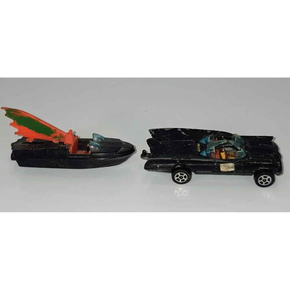 3 Vintage Corgi  Batmobiles With Batboat Batman & Robin Figures 1:64
